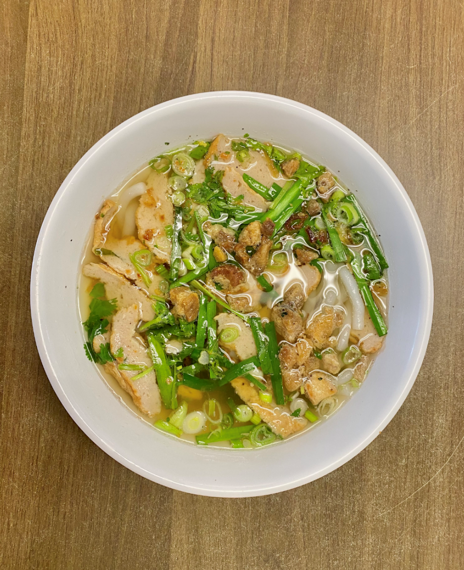 Bánh canh chả cá (Fish paste thick noodle soup)